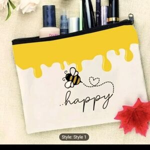 BEE HAPPY NEW IN PACKAGE MAKE-UP BAG